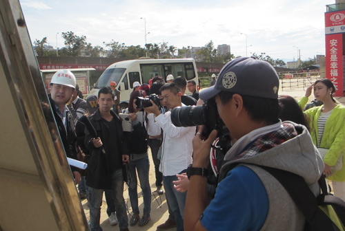 15家中央、省、市媒體聚焦市政分公司盤龍區(qū)公租房建設(shè)情況