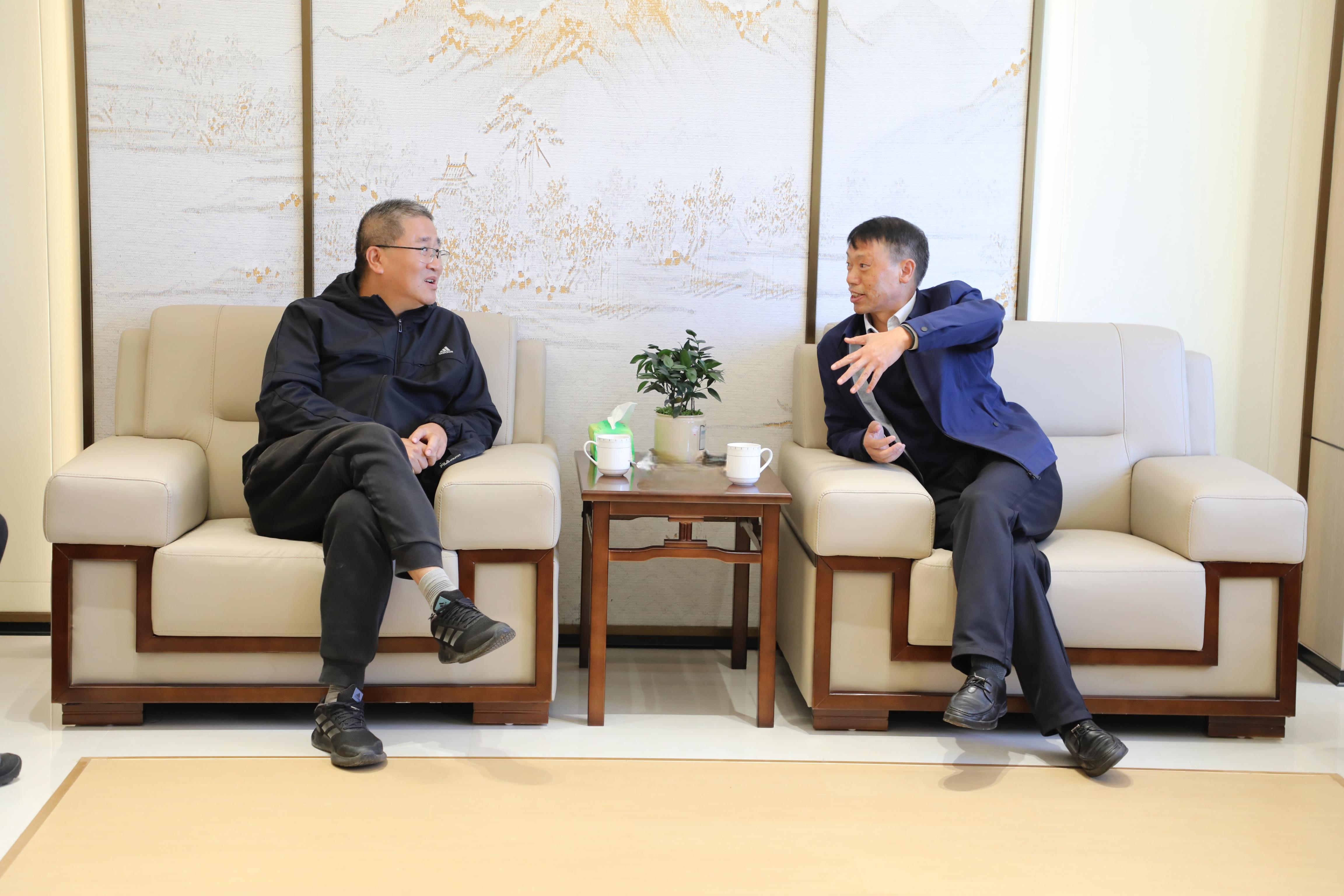 【公司要聞】金平縣人大常委會黨組書記、主任刁繼清到公司交流座談
