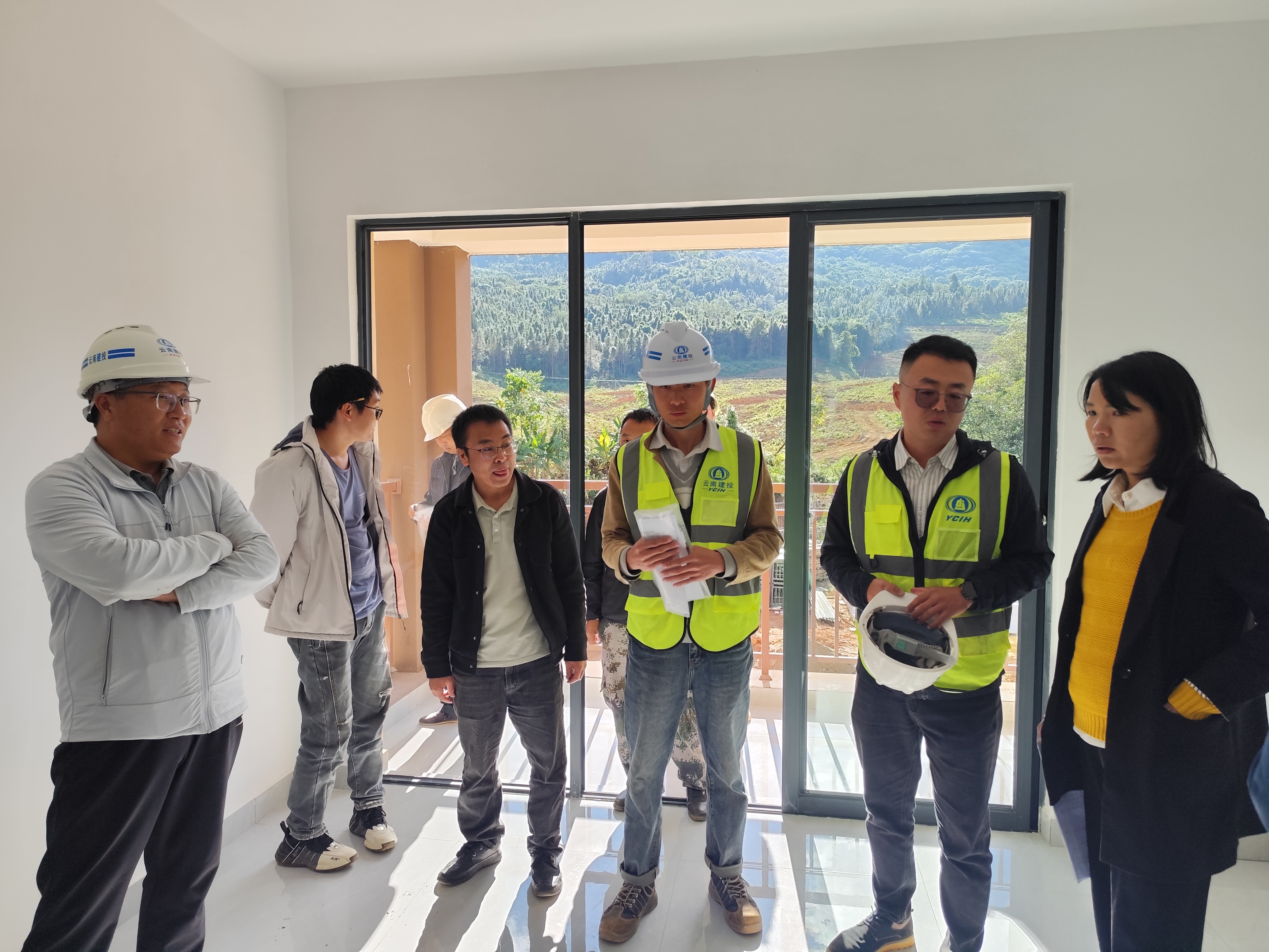 【奮戰(zhàn)80天 決勝全年度】西盟新村項(xiàng)目首批5棟住宅樓竣工交付 116戶邊民喜遷新居